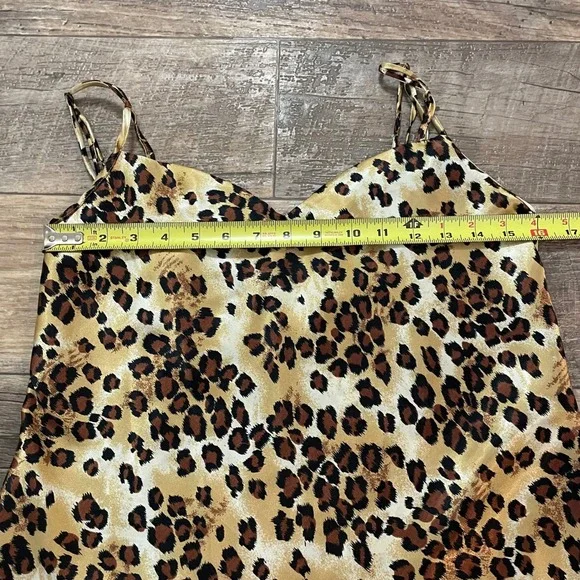 L.A. Intimates Leopard Print Satin Robe and Chemise Set Small - Picture 4 of 10